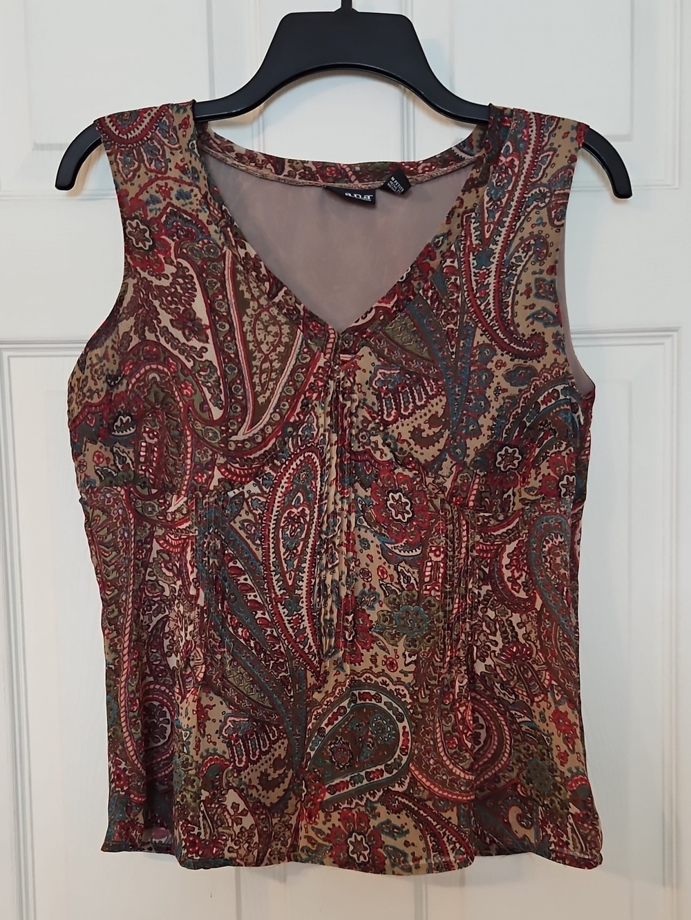 a.n.a Paisley V‑Neck Sleeveless Camisole in Red, Tan & Blue